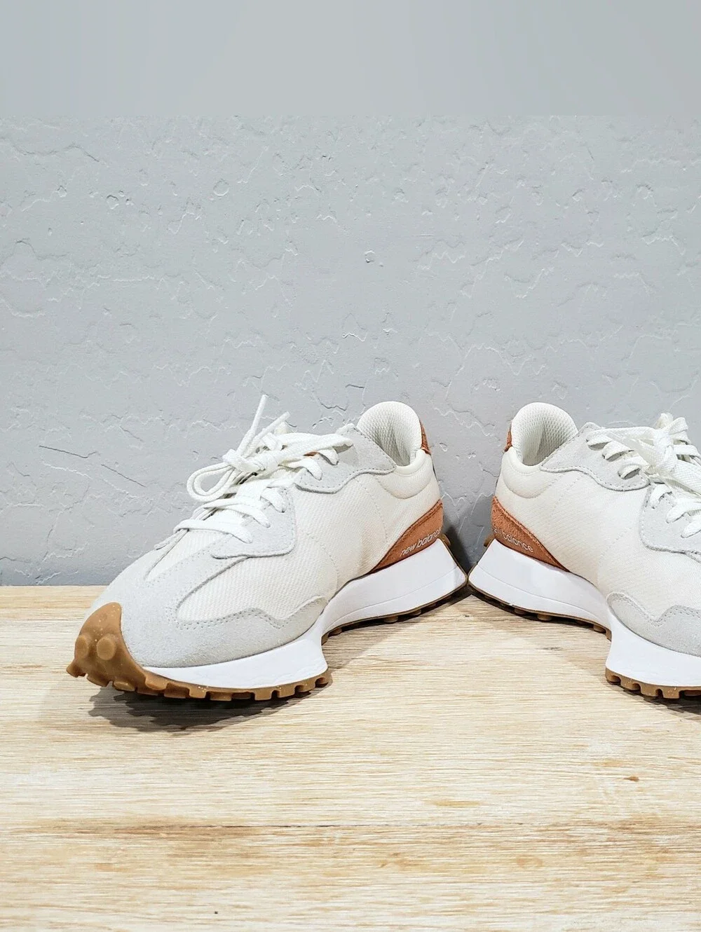 NEW BALANCE Women's 327 Suede Athleisure Sneakers (9.5B) Sea Salt/Rust Oxide
